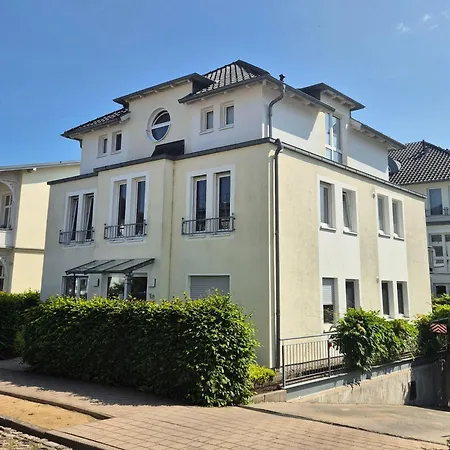 Haus Moewe 12 *